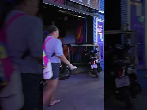 Evening Walk Through Soi Buakhao & LK Metro | Pattaya Street Tour
